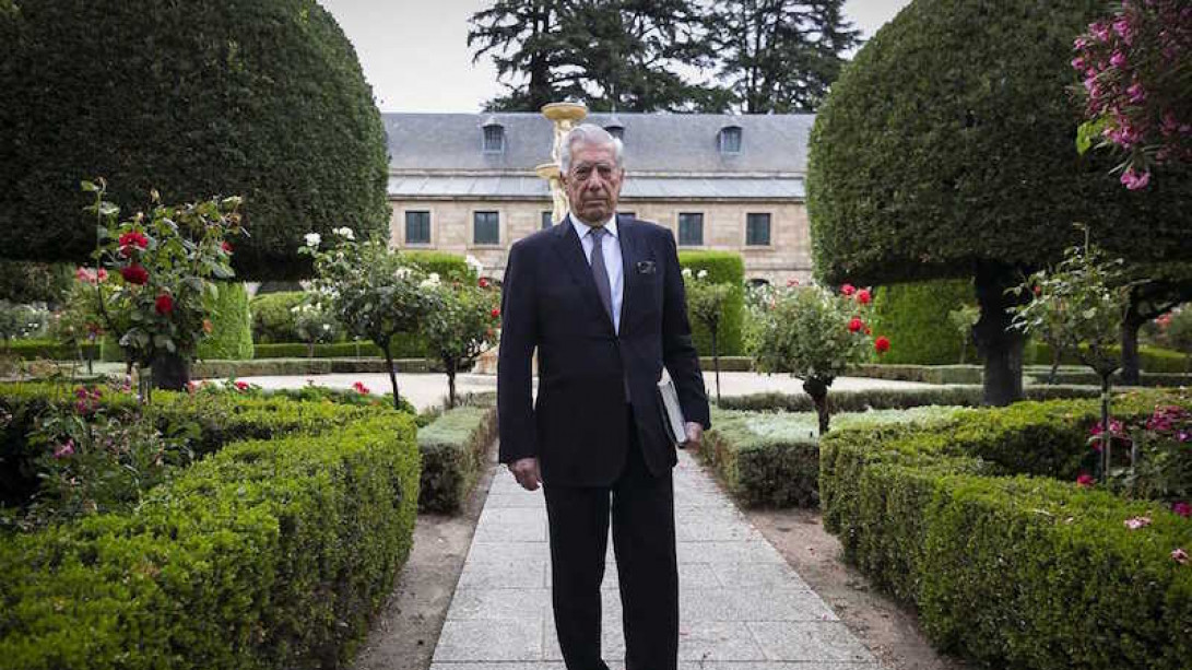 Vargas Llosa, ayer en San Lorenzo de El Escorial. Foto: Nacho Calonge.